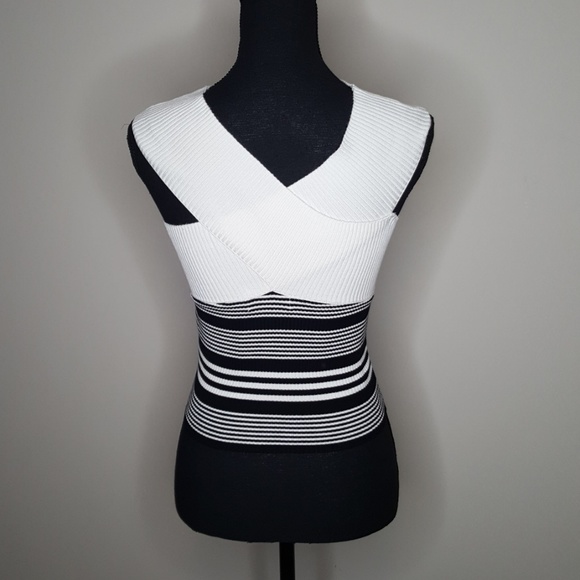 Zara Tops - ZARA Knit Crop Top
